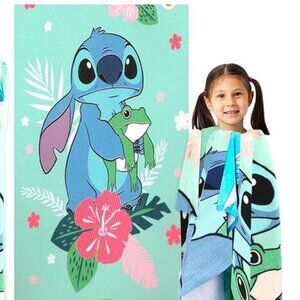 Disney Lilo and Stitch Floral Green Beach Towel